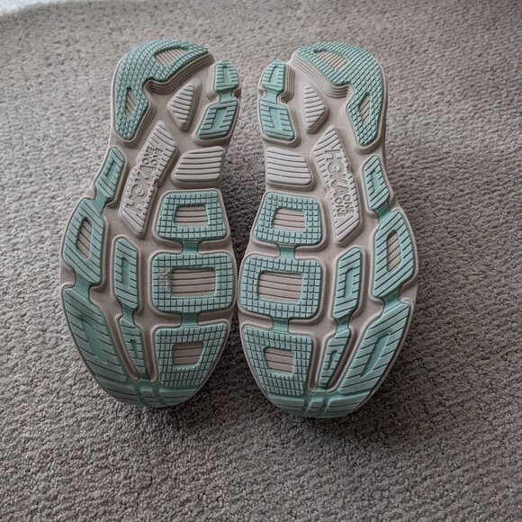 Like New Hoka Men's Bondi 7, - Picture 3 of 3